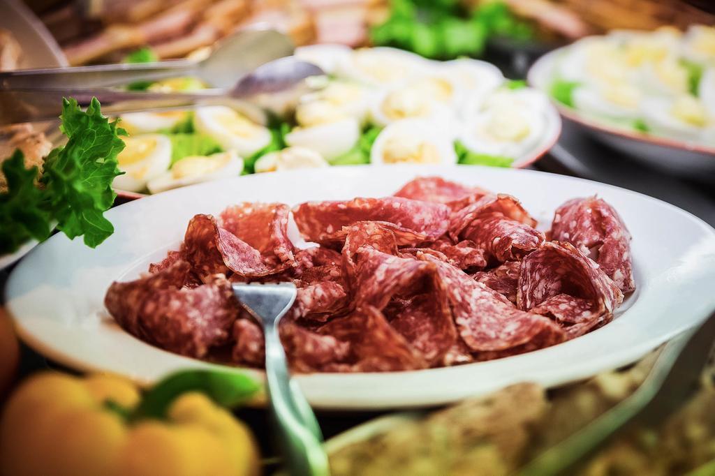 Logis Hotel Lons-Le-Saunier - Restaurant Le Grill Экстерьер фото