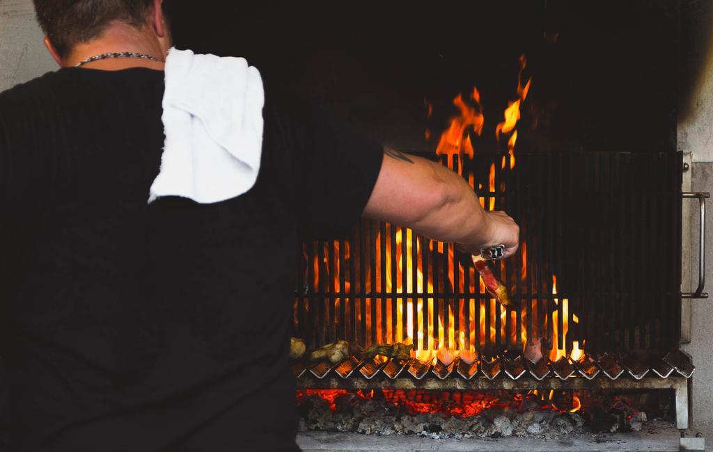 Logis Hotel Lons-Le-Saunier - Restaurant Le Grill Экстерьер фото