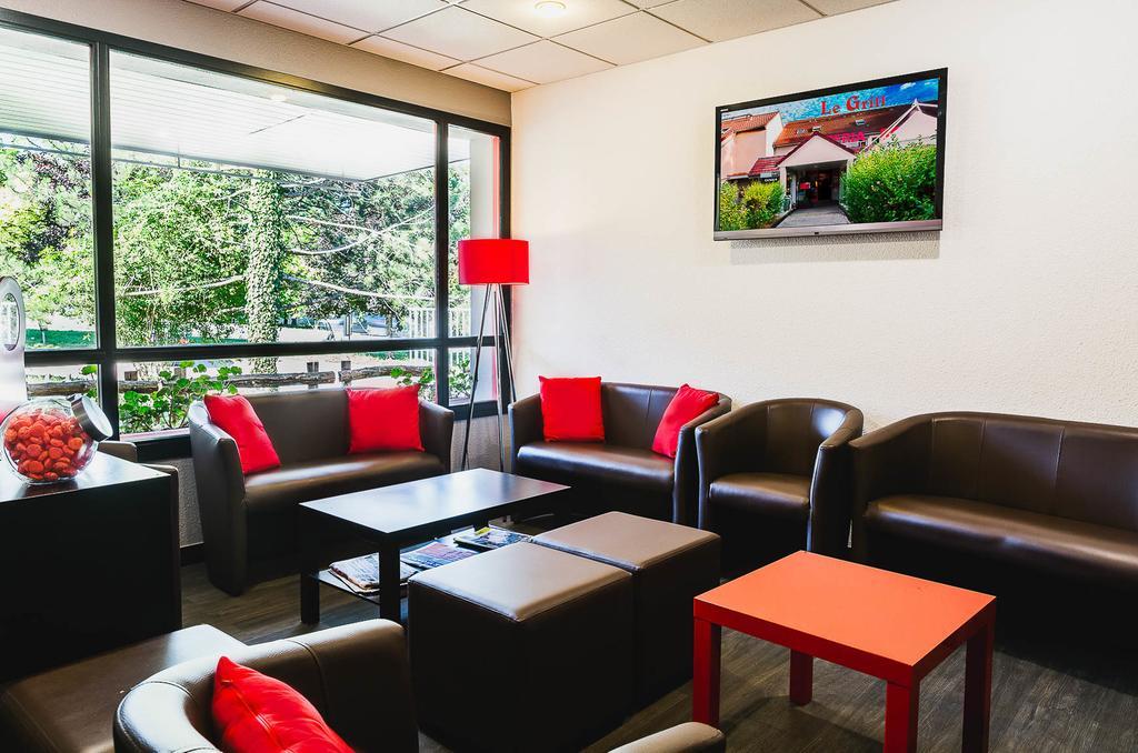 Logis Hotel Lons-Le-Saunier - Restaurant Le Grill Экстерьер фото