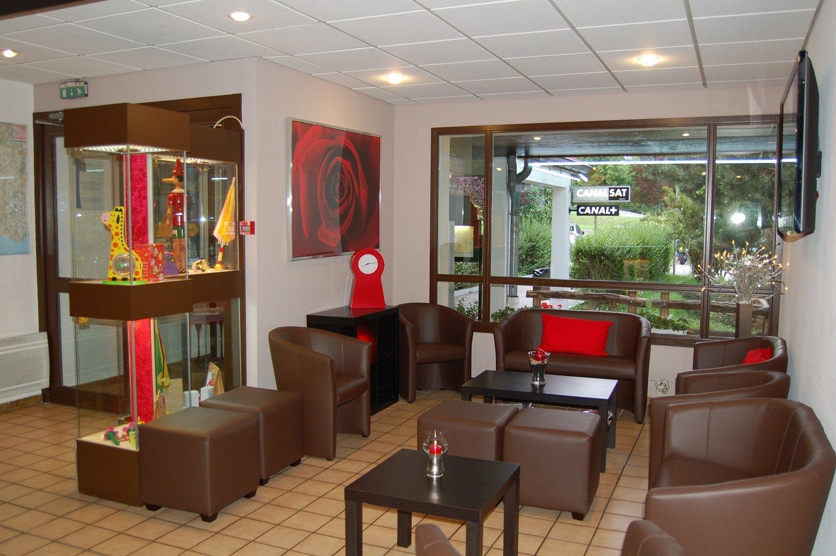 Logis Hotel Lons-Le-Saunier - Restaurant Le Grill Экстерьер фото