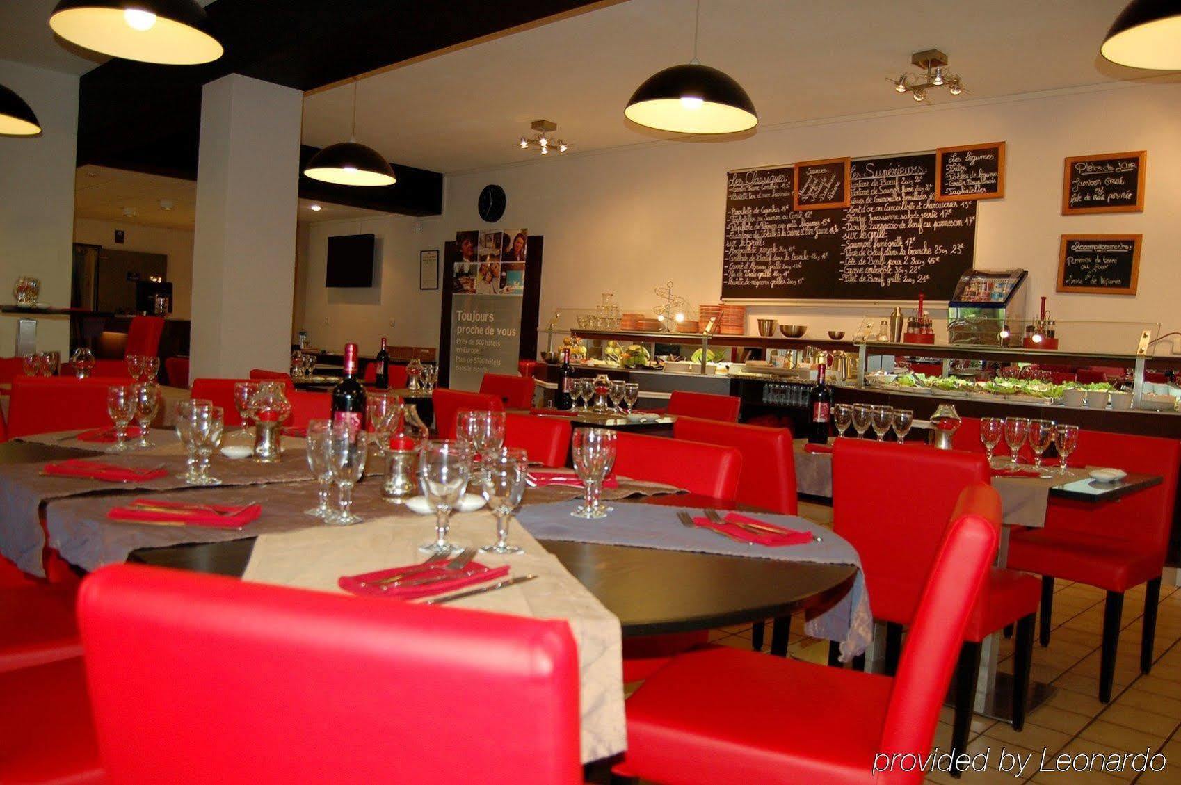 Logis Hotel Lons-Le-Saunier - Restaurant Le Grill Экстерьер фото