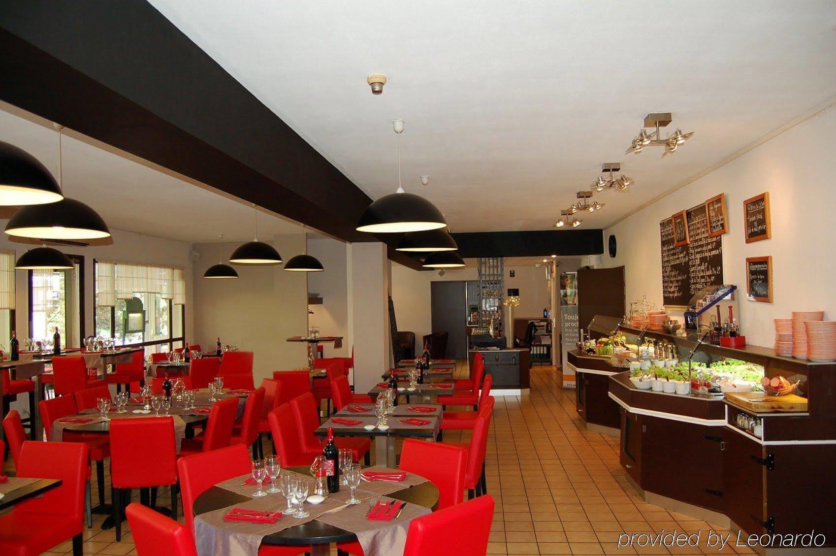Logis Hotel Lons-Le-Saunier - Restaurant Le Grill Экстерьер фото