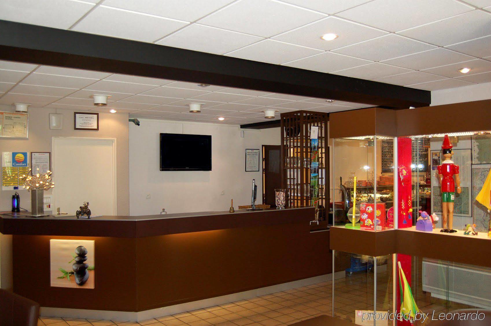 Logis Hotel Lons-Le-Saunier - Restaurant Le Grill Экстерьер фото