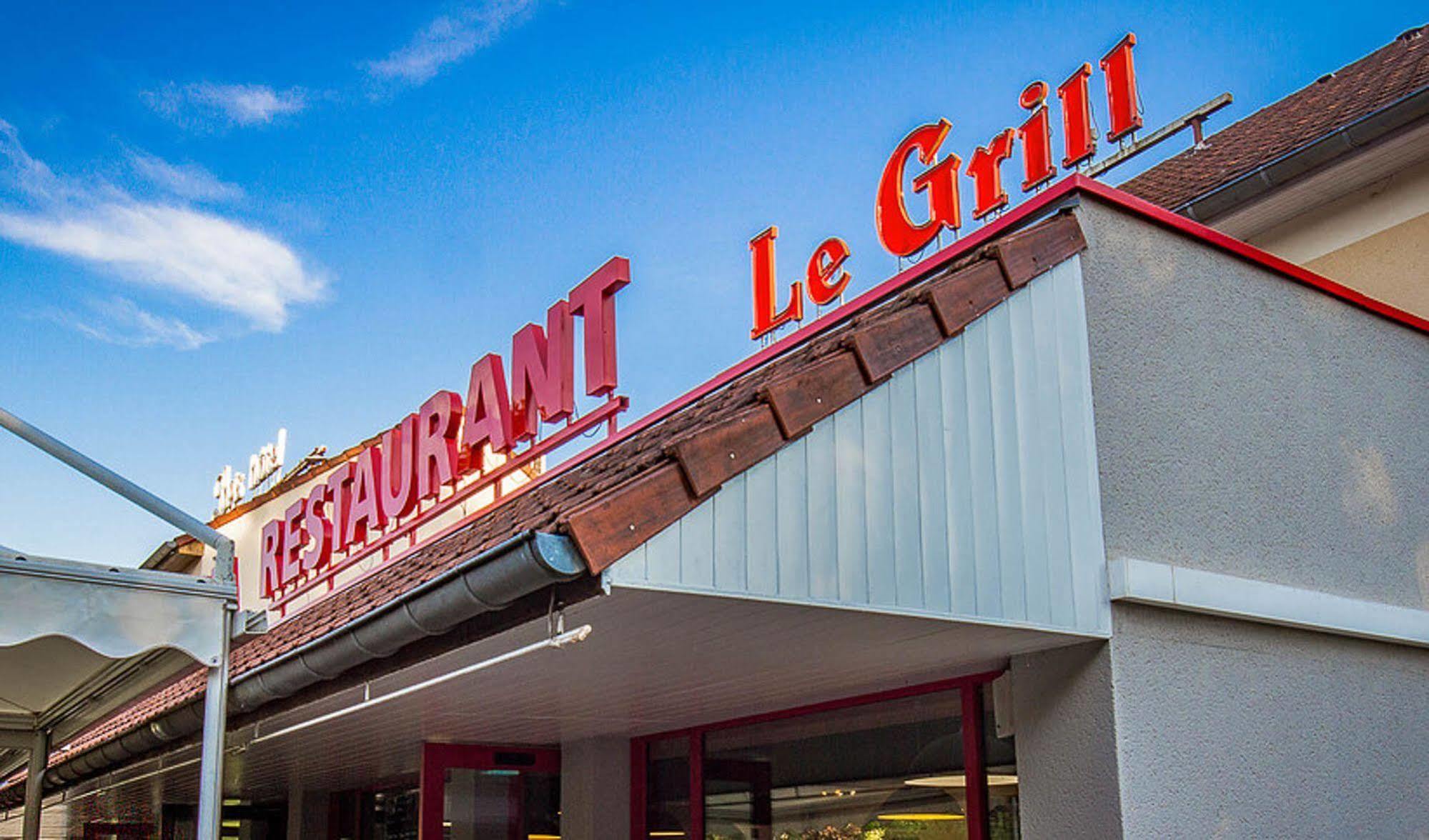 Logis Hotel Lons-Le-Saunier - Restaurant Le Grill Экстерьер фото