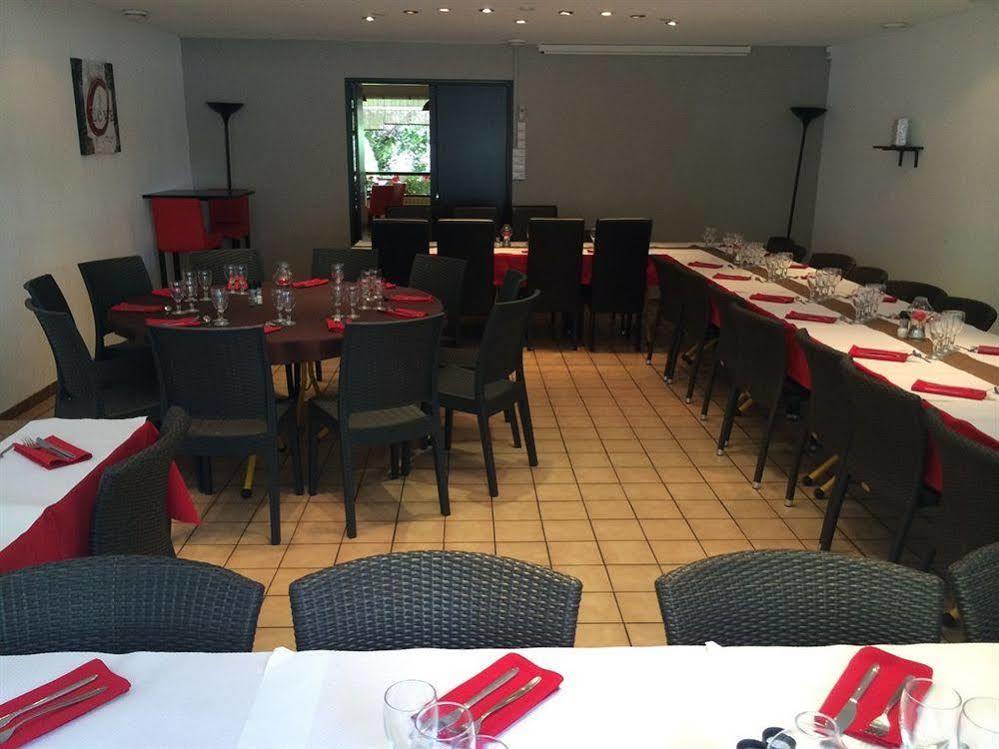 Logis Hotel Lons-Le-Saunier - Restaurant Le Grill Экстерьер фото